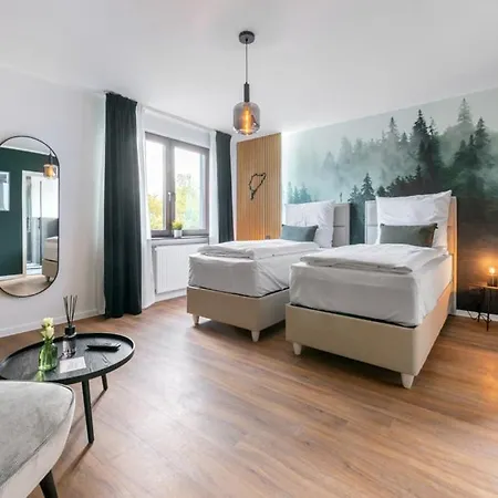 Zweite Heimat Nuerburg Hotel *